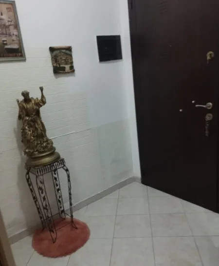 Tirane, jepet me qera apartament 2+1 Kati 1, 112 m² 500 € (Yzberisht)