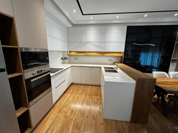 Tirane, jepet me qera apartament 2+1+Ballkon Kati 0, 115 m² 1.500 € (Liqeni i Thate)