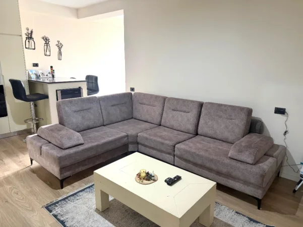 Tirane, jepet me qera Apartament 1+1 Kati 1, 65 m²,Çmimi 50.000 Lekë të Reja, tek  Rruga Dibrës, Tiranë