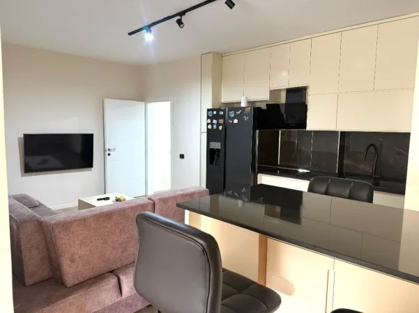 Tirane, jepet me qera Apartament 1+1 Kati 1, 65 m²,Çmimi 50.000 Lekë të Reja, tek  Rruga Dibrës, Tiranë