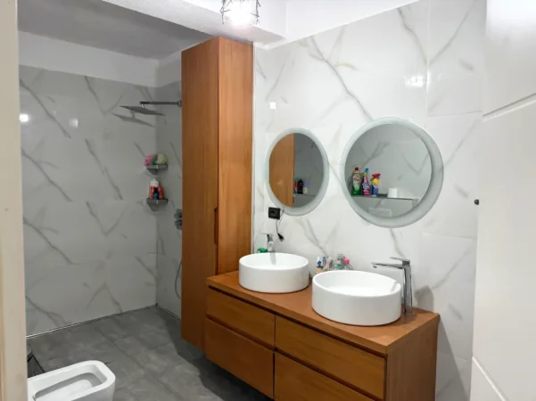Tirane, jepet me qera Apartament 1+1 Kati 1, 65 m²,Çmimi 50.000 Lekë të Reja, tek  Rruga Dibrës, Tiranë