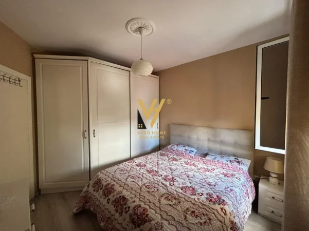Tirane, jepet me qera apartament 1+1+Ballkon Kati 7, 65 m² 600 € (MYSLYM SHYRI)