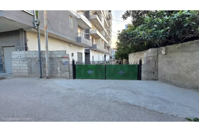 Vlore, shitet garazh | post parkimi Kati -1, 27 m² (Rruga Dush Strati, Vlore)
