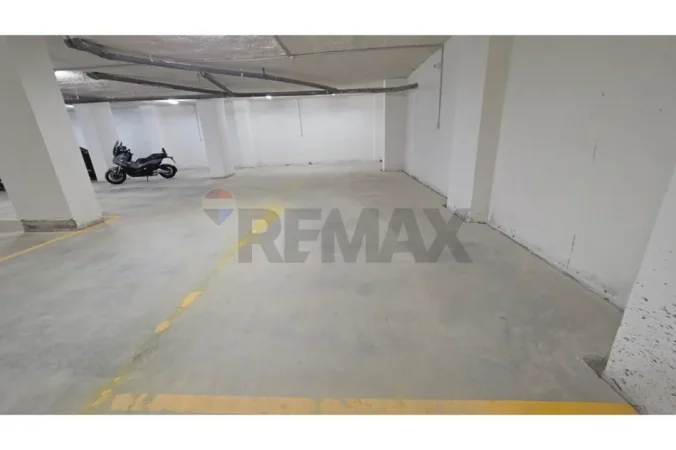 Vlore, shitet garazh | post parkimi Kati -1, 27 m² (Rruga Dush Strati, Vlore)