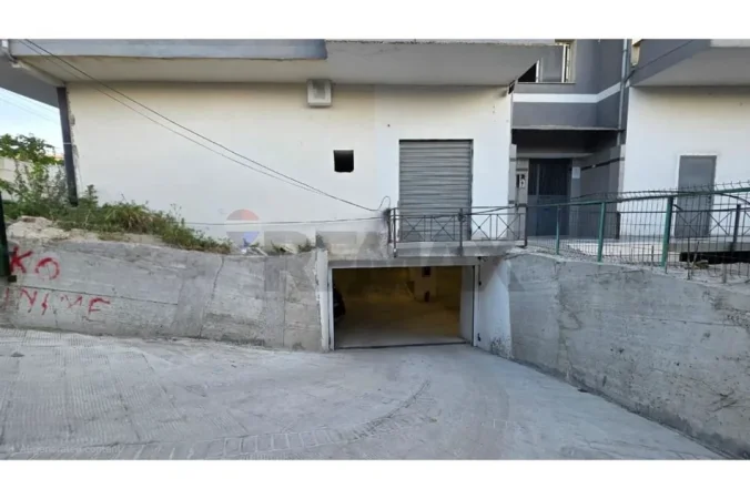 Vlore, shitet garazh | post parkimi Kati -1, 27 m² (Rruga Dush Strati, Vlore)