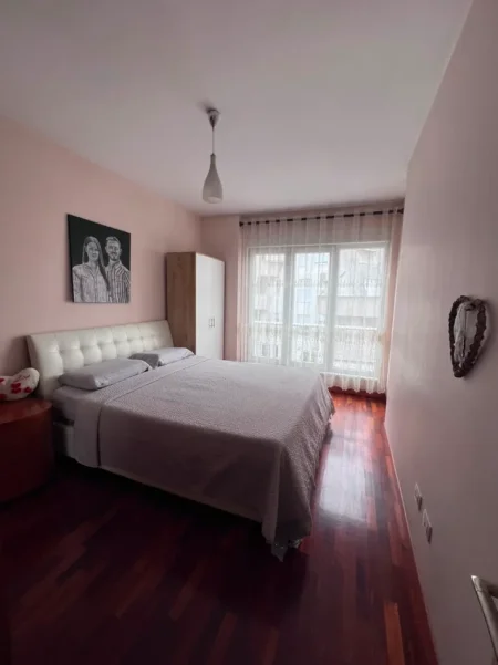 Tirane, jepet me qera apartament 1+1 Kati 4, 580 € (21 Dhjetori)