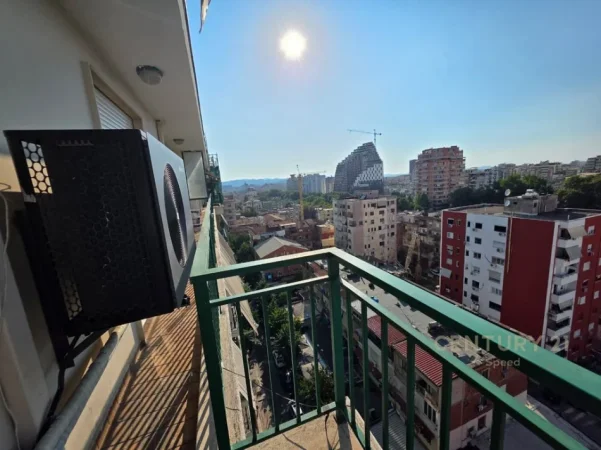 Tirane, jepet me qera apartament 2+1 Kati 13, 119 m² 1.200 € (Bllok)
