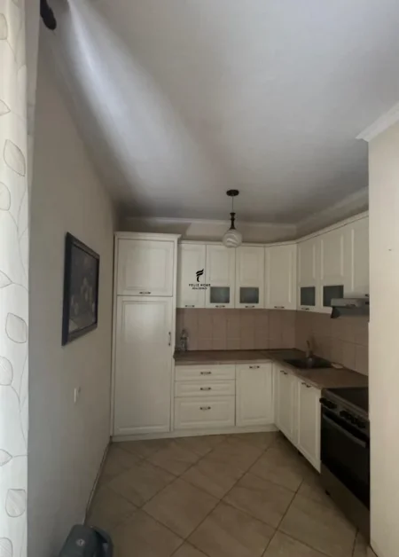 Tirane, jepet me qera apartament 2+1 Kati 3, 110 m² 650 € (DON BOSKO)