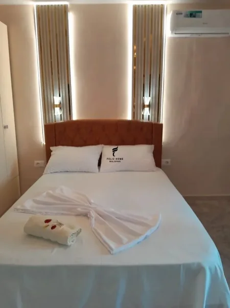 Tirane, jepet me qera garsonier 1+1 Kati 4, 50 m² 600 € (QENDER)