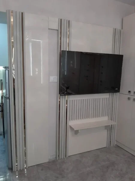 Tirane, jepet me qera garsonier 1+1 Kati 4, 50 m² 600 € (QENDER)