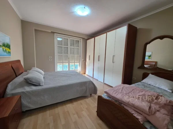 Tirane, jepet me qera apartament 2+1 Kati 11, 139 m² 1.200 € (Blloku SPEED143550)