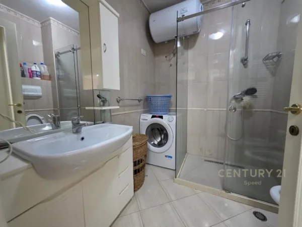 Tirane, jepet me qera apartament 2+1 Kati 11, 139 m² 1.200 € (Blloku SPEED143550)
