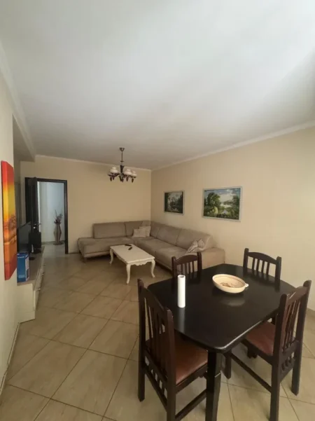 Tirane, jepet me qera apartament 2+1+Ballkon Kati 3, 110 m² 650 € (Don Bosko)