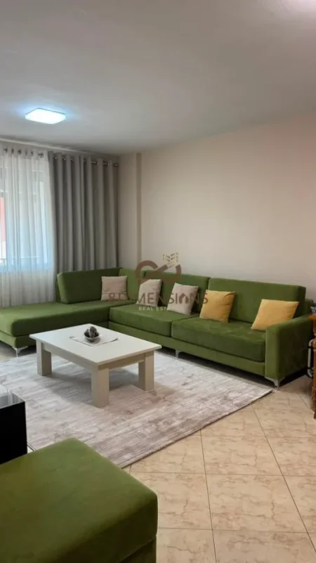 Tirane, jepet me qera apartament 2+1+Ballkon , 95 m² 850 € (21 dhjetori)