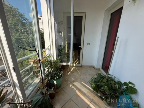 Tirane, shitet apartament 1+1 Kati 3, 65 m² 105.000 € (Fresk smart143416)
