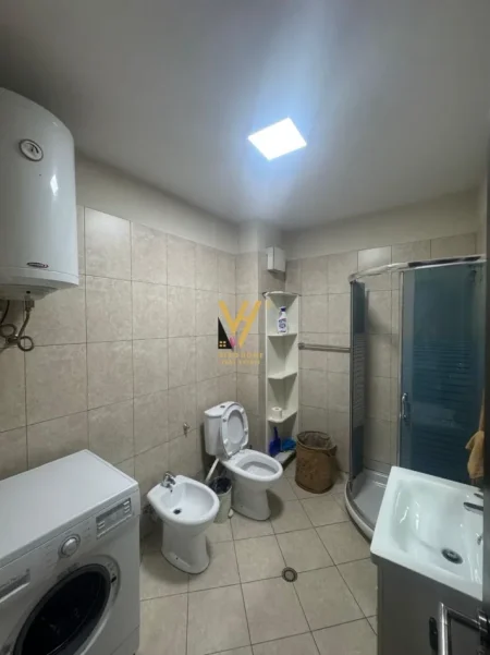 Tirane, jepet me qera apartament 2+1+Ballkon Kati 3, 110 m² 650 € (DON BOSKO)