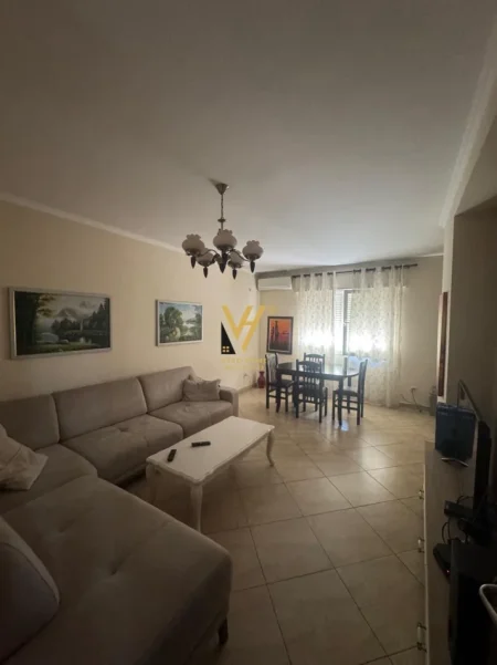 Tirane, jepet me qera apartament 2+1+Ballkon Kati 3, 110 m² 650 € (DON BOSKO)