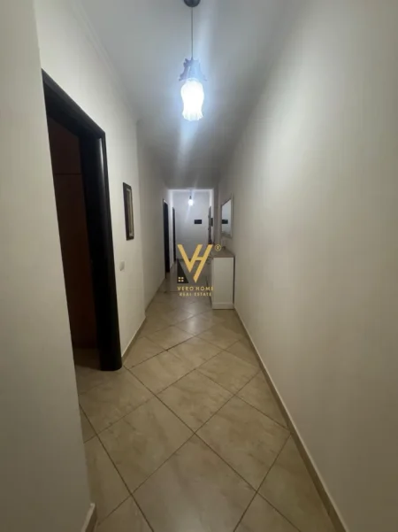 Tirane, jepet me qera apartament 2+1+Ballkon Kati 3, 110 m² 650 € (DON BOSKO)