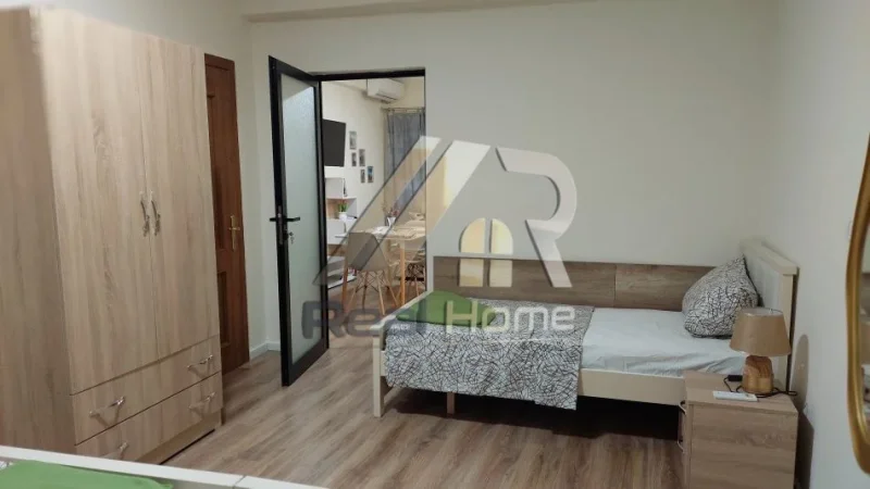 Tirane, jepet me qera apartament 1+1 Kati 1, 55 m² 600 € 