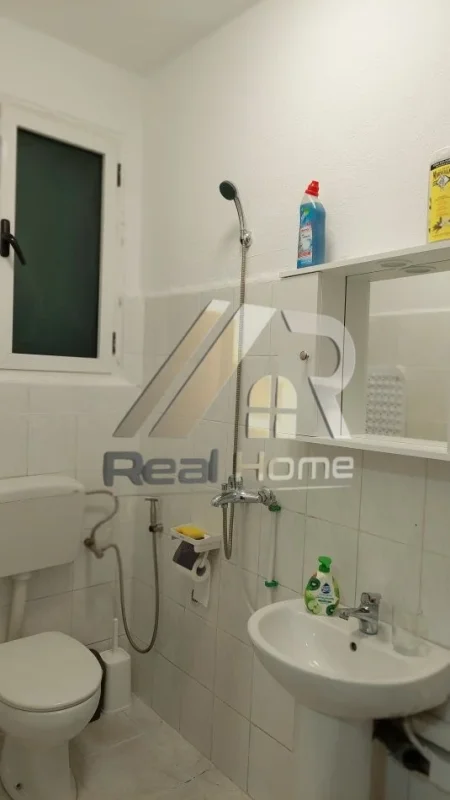 Tirane, jepet me qera apartament 1+1 Kati 1, 55 m² 600 € 