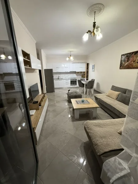 Tirane, jepet me qera apartament 1+1 Kati 3, 78 m² 500 € (ASTIR)