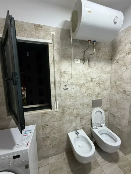 Tirane, jepet me qera apartament 1+1 Kati 3, 78 m² 500 € (ASTIR)