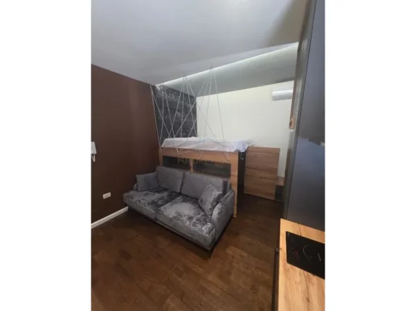 Tirane, jepet me qera apartament Kati 5, 30 m² 350 € (ASTIR)