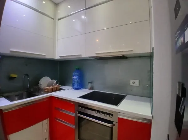 Tirane, jepet me qera apartament 2+1+Ballkon Kati 6, 75 m² 550 € (Ali dem / Burgu I grave)