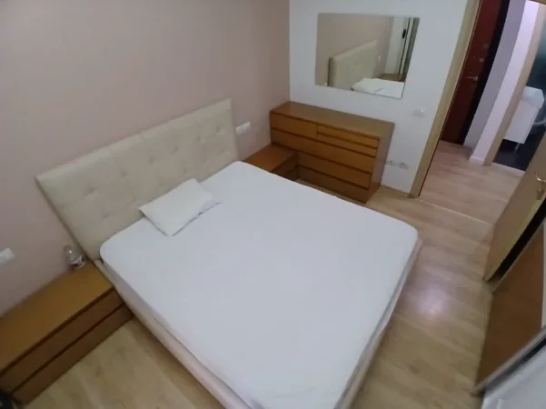 Tirane, jepet me qera apartament 2+1+Ballkon Kati 6, 75 m² 550 € (Ali dem / Burgu I grave)