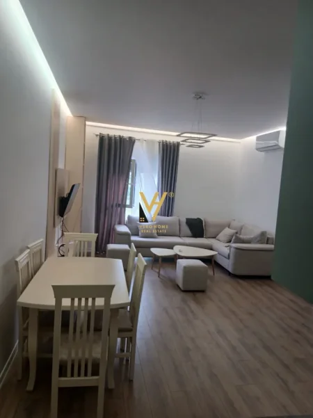 Tirane, jepet me qera apartament 2+1+Ballkon Kati 1, 90 m² 520 € (SAUK I VJETER)