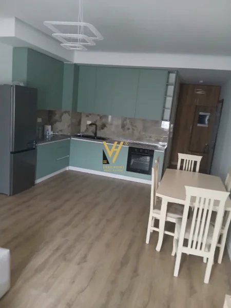 Tirane, jepet me qera apartament 2+1+Ballkon Kati 1, 90 m² 520 € (SAUK I VJETER)