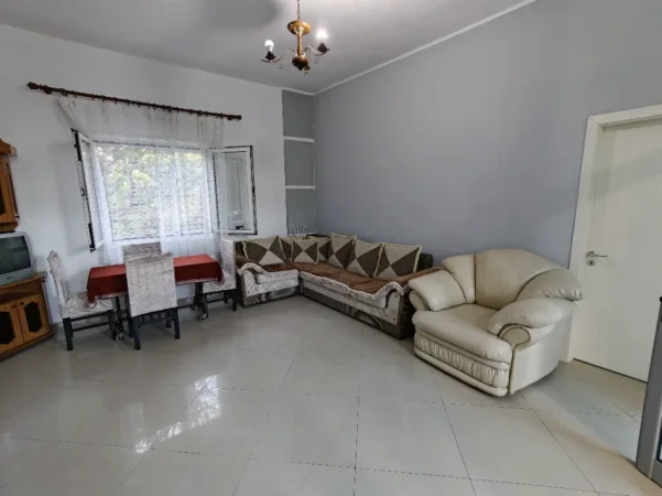 Tirane, jap me qera shtepi 1+1+Aneks , 67 m² 259 € (Rruga Abaz Ermenji)