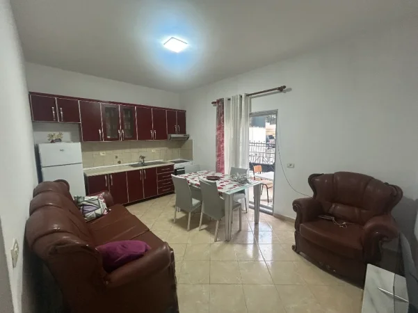 Tirane, jepet me qera apartament 1+1+Ballkon Kati 0, 50 m² 350 € 