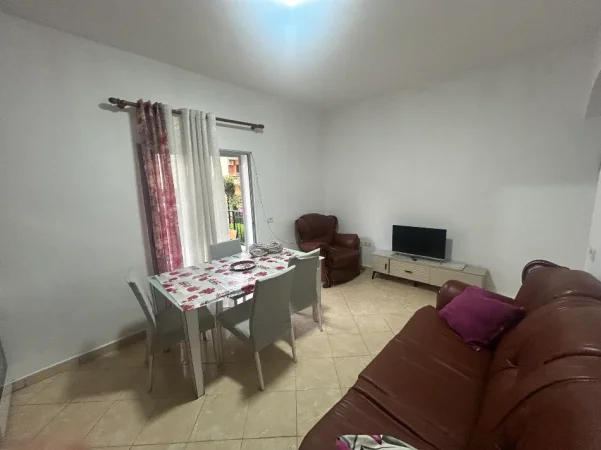 Tirane, jepet me qera apartament 1+1+Ballkon Kati 0, 50 m² 350 € 