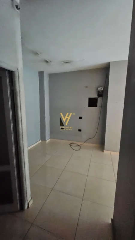 Tirane, jepet me qera dyqan Kati 0, 33 m² 820 € (RRUGA BARDHYL)