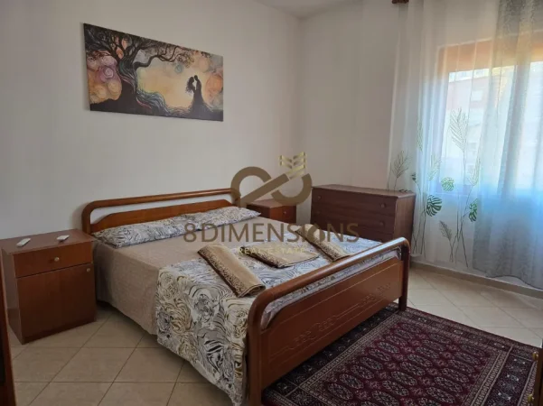Tirane, jepet me qera apartament 2+1+Ballkon Kati 3, 90 m² 650 € (siri kodra)
