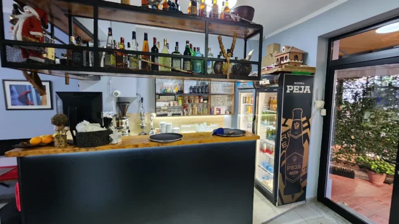 Tirane, jepet me qera lokal Kati 0, 2.000 € (Rruga e Kavajës)