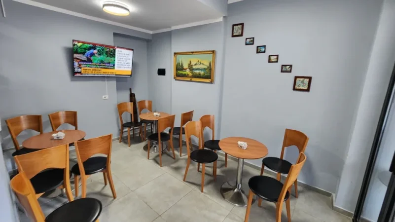 Tirane, jepet me qera lokal Kati 0, 2.000 € (Rruga e Kavajës)