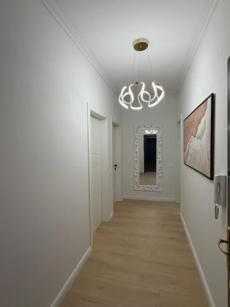 Tirane, jepet me qera apartament 1+1 Kati 7, 70 m² 500 € (Rruga Teodor Keko)