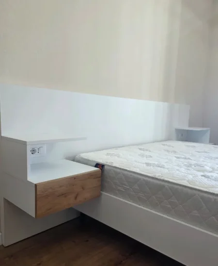 Tirane, jepet me qera apartament 1+1 Kati 3, 65 m² 480 € (Rruga 5 Maji)