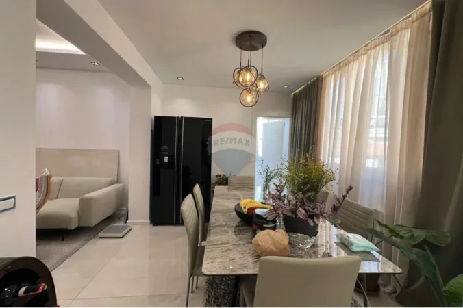 Tirane, jepet me qera apartament 2+1 Kati 4, 100 m² 800 € (Sheshi Skënderbej, Tiranë)