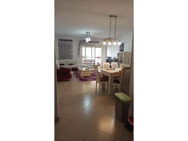 Tirane, jepet me qera apartament 2+1 Kati 3, 120 m² 550 € (Fresk NEXT143527)