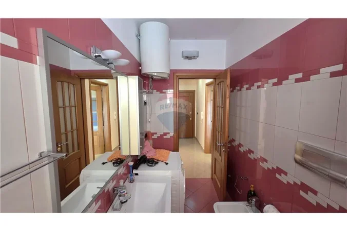 Vlore - Lungomare, shitet apartament 1+1+Ballkon Kati 3, 92 m² 157.000 € (Rruga Dhimitër Konomi, Vlore)