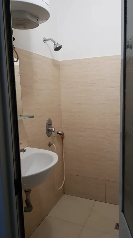 Shqiperi, jepet me qera nga Pronari, pa-komision apartament 1+1 Kati 1, 35 m² 230 € (Rruga Irfan Tomini, pallati 16)