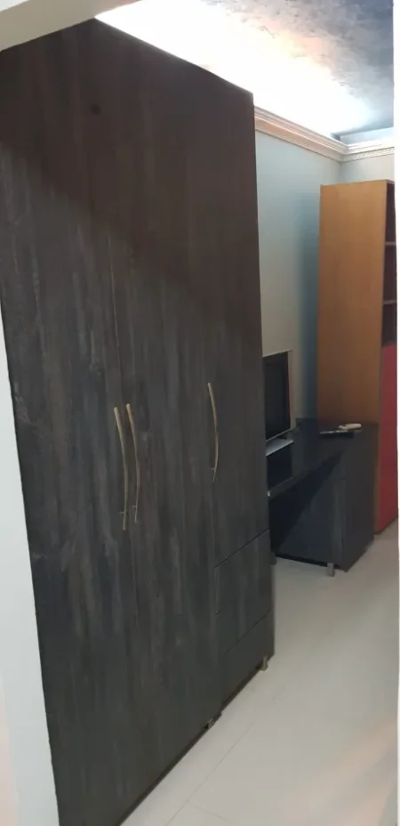 Shqiperi, jepet me qera nga Pronari, pa-komision apartament 1+1 Kati 1, 35 m² 230 € (Rruga Irfan Tomini, pallati 16)