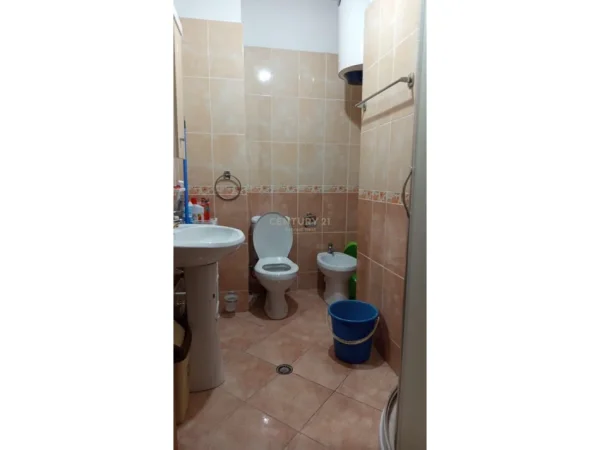 Tirane, jepet me qera apartament 2+1 Kati 3, 120 m² 550 € (Fresk NEXT143527)