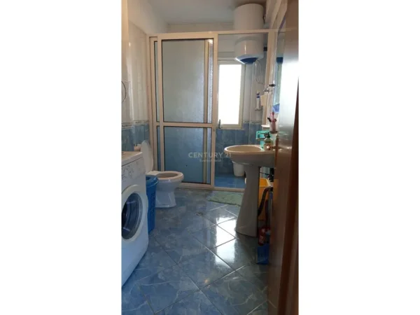 Tirane, jepet me qera apartament 2+1 Kati 3, 120 m² 550 € (Fresk NEXT143527)