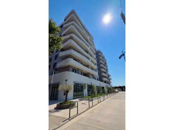 Tirane, shitet apartament 2+1 Kati 8, 121 m² 105.000 € 