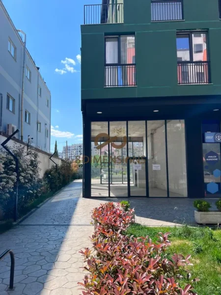 Tirane, shitet ambjent biznesi Kati 0, 75 m² 410.000 € (yzberisht)