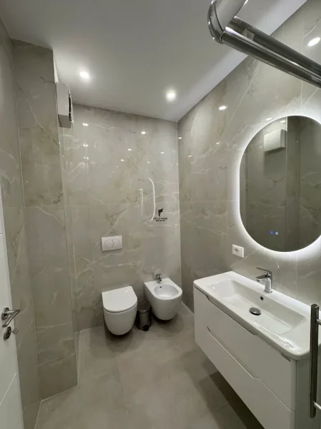Tirane, jepet me qera apartament 1+1 Kati 4, 68 m² 700 € (BULEVARDI I RI)